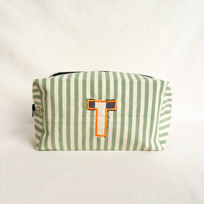 trousse con lettera applique