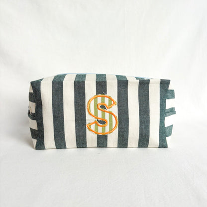 trousse con lettera applique