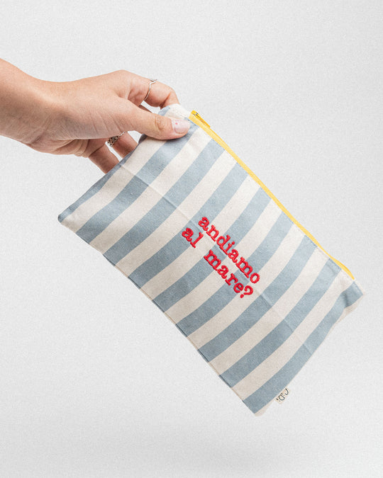 righe grandi azzurre - ricamo rosso