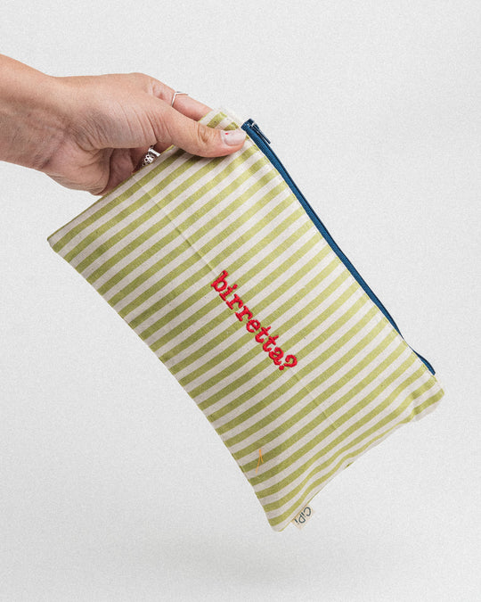 righe piccole verde chiaro - ricamo rosso