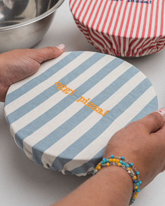 righe grandi azzurre - ricamo giallo