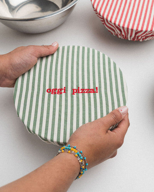 righe piccole verde salvia - ricamo rosso