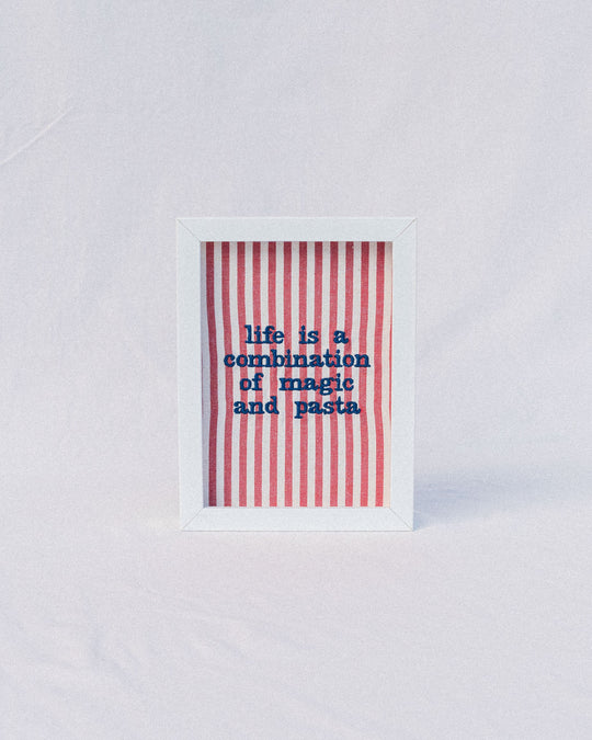 righe piccole rosse - ricamo blu