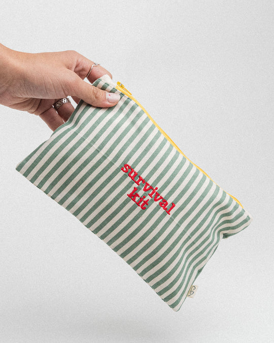 righe piccole verde salvia - ricamo rosso