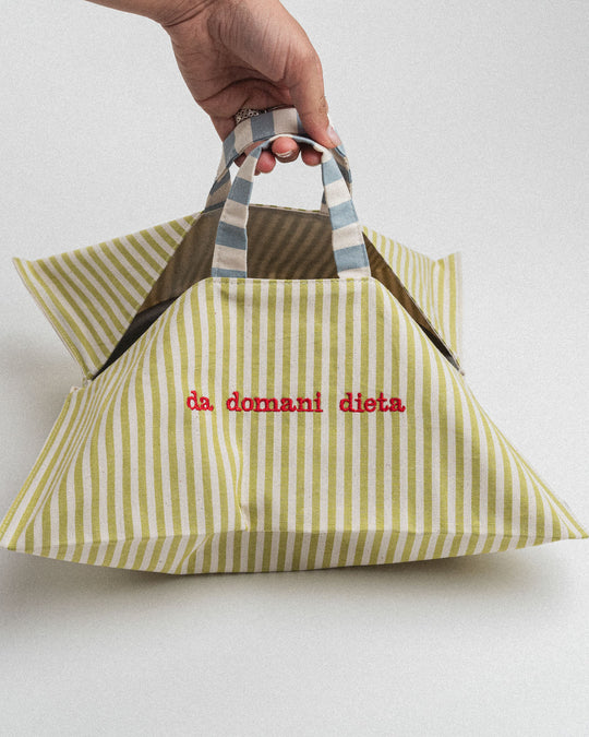 righe piccole verde chiaro - ricamo rosso