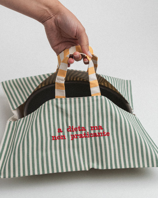 righe piccole verde salvia - ricamo rosso