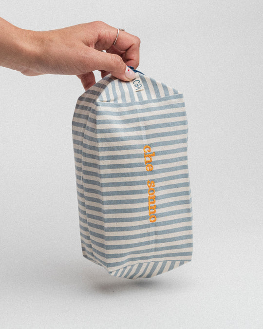 righe piccole azzurre - ricamo giallo