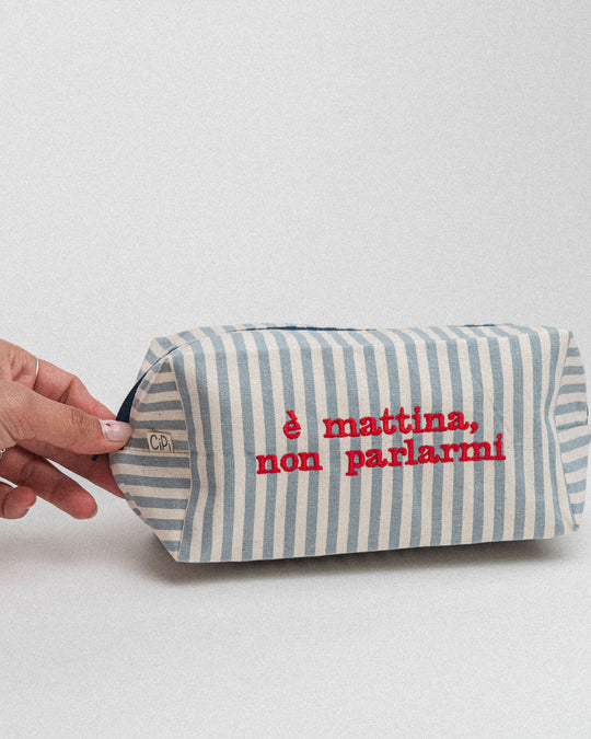 righe piccole azzurre - ricamo rosso